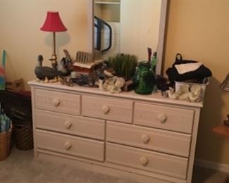 Shell Design Dresser & Mirror - Buff Color