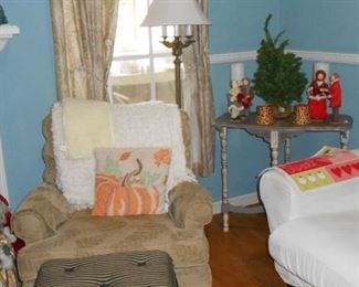 LIVINGROOM CHAIR / SMALLCOTAGE PAINTED TABLE CHRISTMAS FIGURES