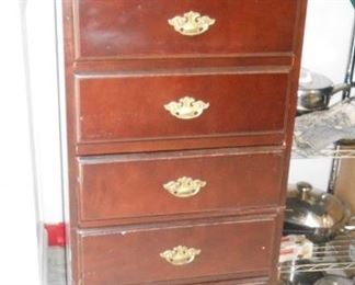 MAHOGANY 7 DRAWER CHEST