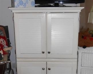 LARG STORAGE CABINET