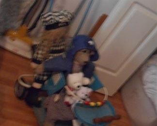 VINTAGE BABBY STROLLER STUFED ANIMALS