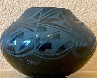 Birdell Santa Clara Reservation New Mexico Hand Carved Pot 1991