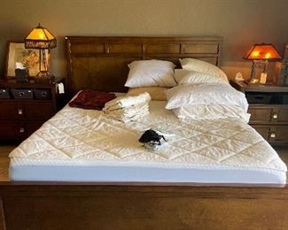 King size bed and 2 bedside tables - fabulous lamps