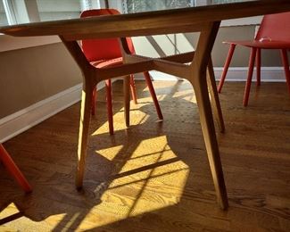 Stellar Works Ren Dining Table 28.7" H by 43.3" Wide