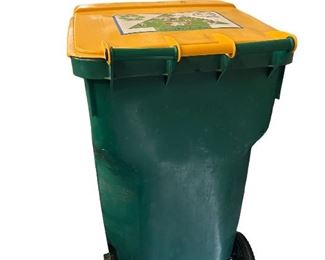 Outdoor Recyling bin