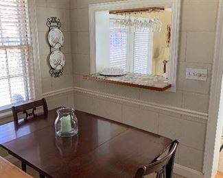 Antique dining table, Duncan Phyfe style