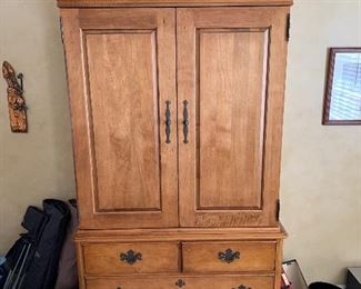 Entertainment center