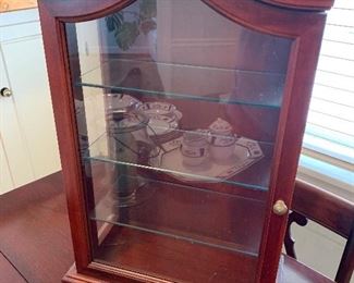 Small display cabinet