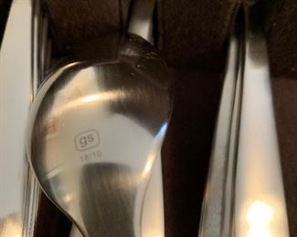 Gourmet setting brushed nickel flatware