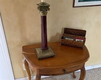 Pair of lamps, pair of tables