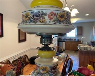 Vintage 1973 Quoizel Floral Yellow White Hurricane Lamp 3-Way Abigail Adams GWTW