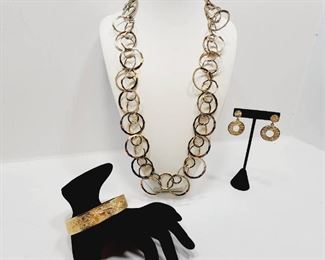 Gold Tone Jewelry For The Win