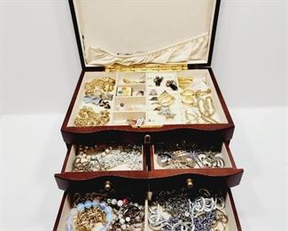 Grandmas Jewelry Box With Unsorted Jewelry