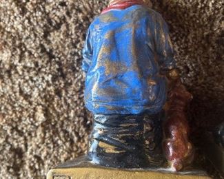 back of the figurines