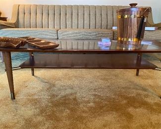 detail of the three piece set .coffee table, end tables