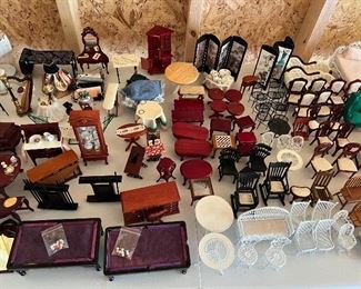 Vintage Dollhouse Miniatures