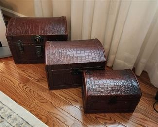 Set of 3 Nest Trunks