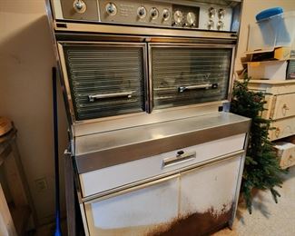 Frigidaire Custom Imperial Stove