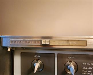 Frigidaire Custom Imperial Stove