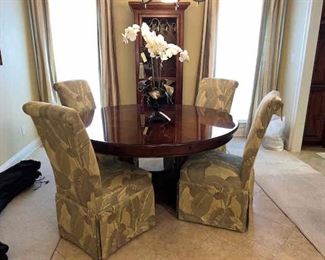 Stunning round Dining table with 4 curved leaves to keep it round and 4 parsons chairs
