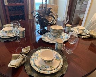 Lenox Southern Gatherings Casual China 4 place settings and serving pieces