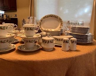 Noel By China Pearl
8 5 piece place settings plus serving pieces