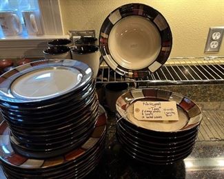 Pfaltzgraff "Taos" dinneware