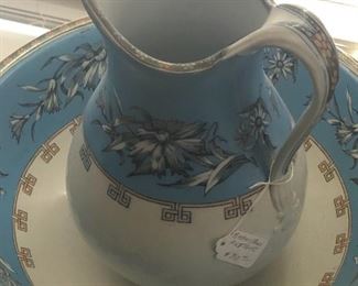 $ 30.00  -  Antique wash Pitcher and Bowl.