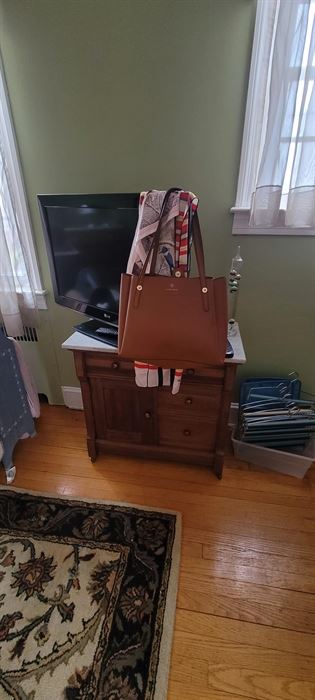 Purses, hangers, wash stand