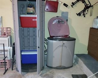 Rubbermaid Storage Bins