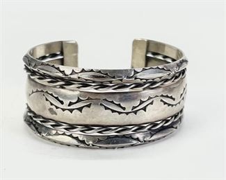 Fine Native American Sterling Silver Cuff Bracelet 40 Grams 