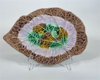 Antique ENGLISH MAJOLICA LEAF PLATE