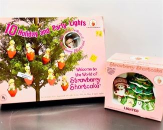 1980 American Greeting Corp. Strawberry Shortcake Lights And Lighted Ceramic Christmas Tree - New In Box