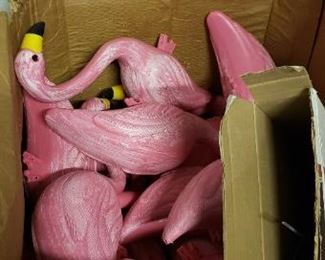 plastic lawn flamingos