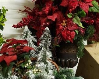 Pre-made floral holiday centerpieces, in baskets etc
