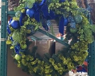 matching wreath to previous blue/green tree