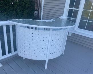 White outdoor bar with Navy and white swivel stools
$700