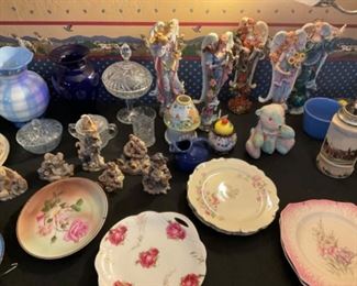 VINTAGE GLASS COLLECTIBLES 