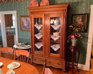 KNOCK DOWN OAK GLASS WALDROBE.   