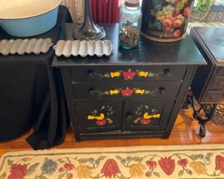 PAINTED 70S VINTAGE CHEST