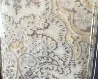 Additional closeup view of sheet set