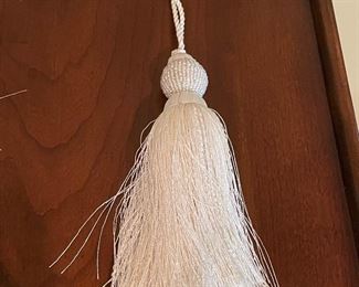 1 white tassel,  6",  $5