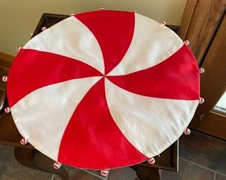 Red & white place mat, 16"D,  was $7, NOW $5