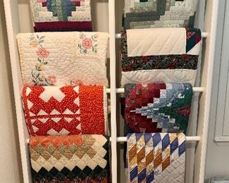 Beautiful Handmade Amish Quilts & Quilt Rack