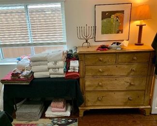 Very Nice Wood Dresser & Bed and Bath Linens