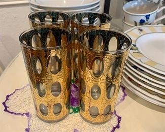 Check out this cool vintage tumblers