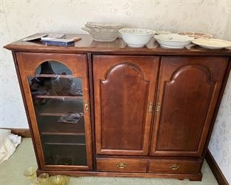 Second Photo of Broyhill Media Cabinet, would make an excellent bar