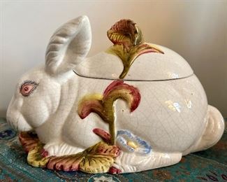 Rabbit Tureen (Italy)