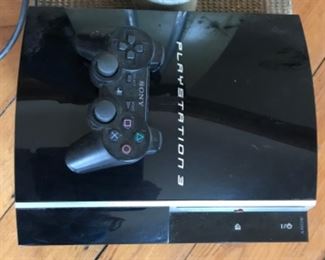 PS3 backwards compatible w/ps2 games, 2 controllers and 1 game..