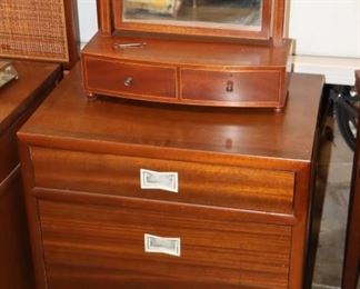 Biggs Mid Century Bedroom Set - Dresser & Mirror, 2 Night Stands 